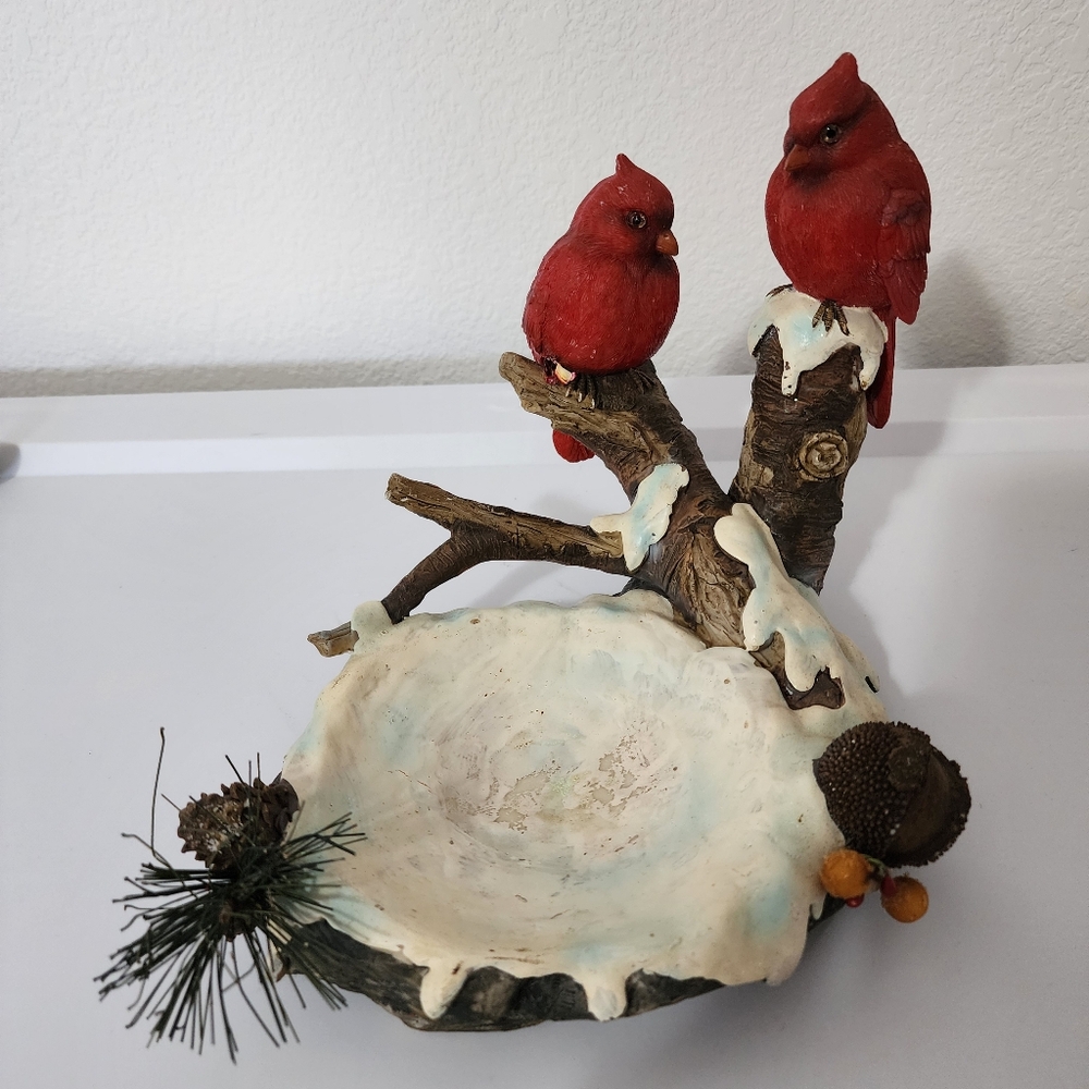 Red Cardinals Sitting On A Birdbath Resin Figurine Decor Collectibles Gifts